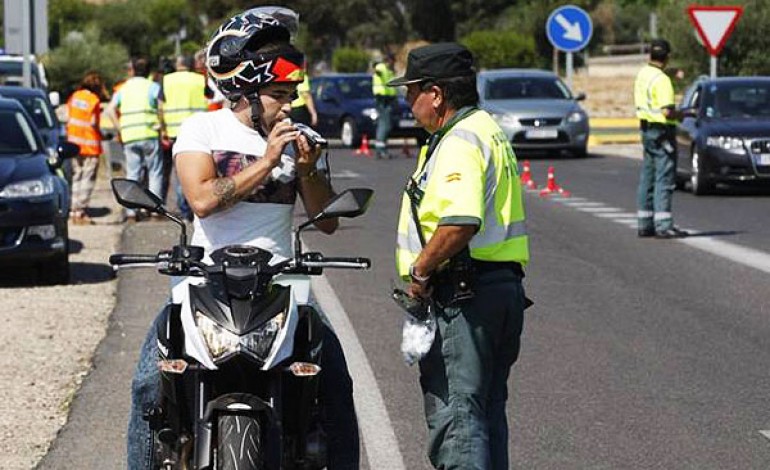 La DGT intensificará la vigilancia de consumo de alcohol y drogas las dos próximas semanas..!!