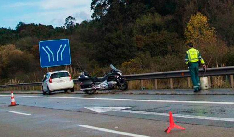 La ausencia de mantenimiento de las carreteras, trampa mortal para los motoristas