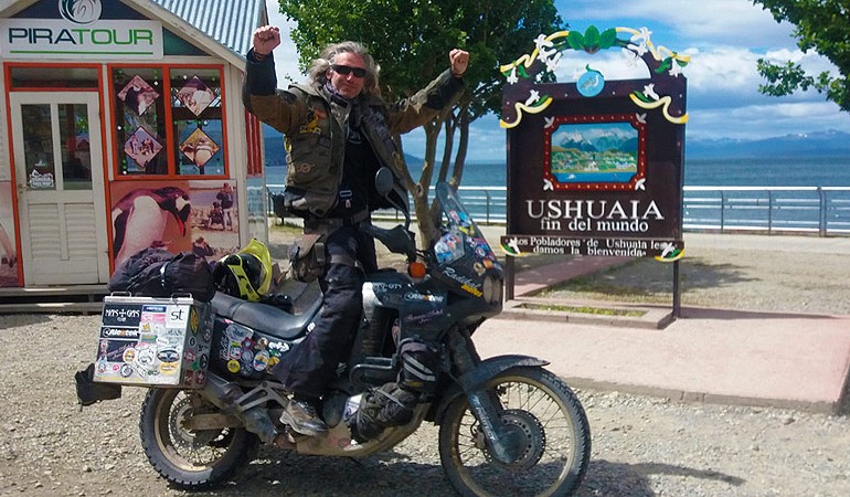 El cordobés Xuankar del Club Mas-Gas, llega al fin del mundo con su moto